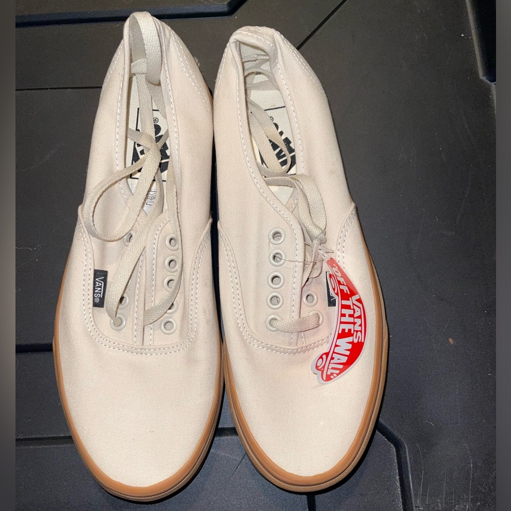 Gumsole tan vans